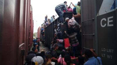 Los migrantes centroamericanos volvieron a subir a La Bestia tras los operativos de seguridad del Gobierno de Obrador en el sur del país./EFE referencial.