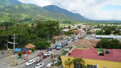 Esta ciudad tiene el título de ser la capital del turismo trinacional (Honduras-Guatemala-El Salvador), por su estratégica ubicación fronteriza. Además es una de las que tiene más comercio en la región.