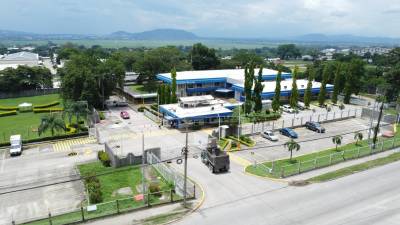 Instalaciones de la Tabacalera Hondureña ubicada en el bulevar del sur de San Pedro Sula.
