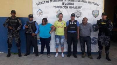 Leticia Cuellar Romero (49), Jorge Porfirio Iraheta (55) y Marcos Samir Romero Baide (24) fueron detenidos por la Policía en Lepaera, Lempira.
