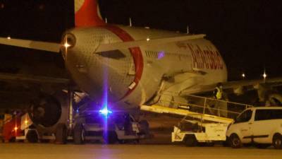 Una mujer fingió estar en trabajo de parto para obligar a un avión a realizar un aterrizaje de emergencia en el aeropuerto de Barcelona.