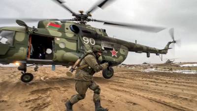 El Ejército ruso sigue su ofensiva por aire, mar y tierra en Ucrania.