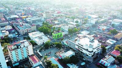 La ciudad ha crecido en obras públicas, pero tiene un rezago de más de 20 años en proyectos y eso le pasa factura a la ciudadanía.