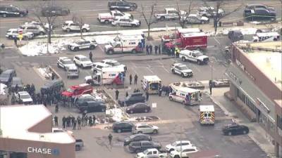 Un atacante mató al menos a seis personas tras abrir fuego contra los clientes de un supermercado en Boulder, Colorado, informaron medios locales.