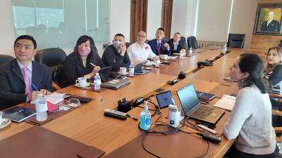Representantes de Far Eastern en su reunión con maquiladores de la Capital Industrial.