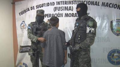 Menor capturado por la Policía Militar del Orden Público.