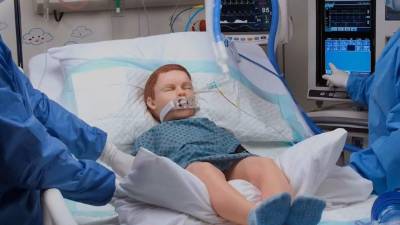 El robot puede ser intubado y monitoreado con los dispositivos que se utilizan en la vida real.