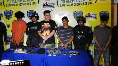Los detenidos son José Luis Hernández Yones (32), Cristian Alberto Aguilar Jerezano (20), Carlos Fransuath Chávez Deras (20) y Marvin Josué Gómez Castillo (19).