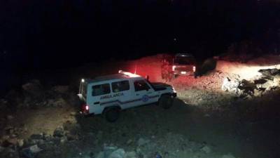 Equipos de rescate llegaron hasta la mina para verificar si habían trabajadores soterrados.