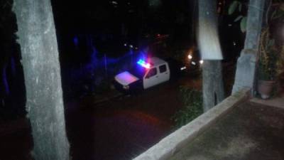 Las víctimas, en estado de gravedad, fueron conducidas en una patrulla policial al Hospital Escuela Universitario (HEU).