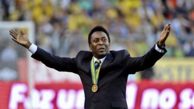 Pelé le solicita al pueblo brasileño que deje las protestas contra el gobierno.