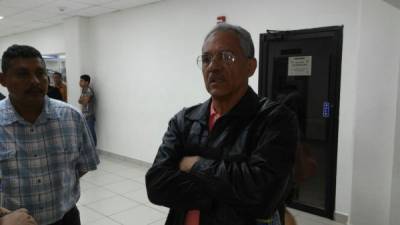 Julio Castrillo llegó a los juzgados de San Pedro Sula donde la supuesta asesina de su hijo fue llevada a audiencia.