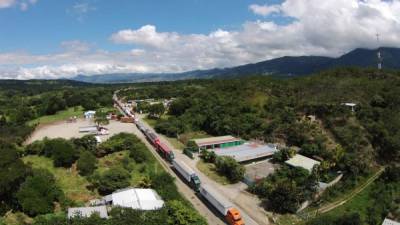 Desde noviembre del año pasado se registran problemas de atrasos en el punto fronterizo. Foto: Franklyn Muñoz