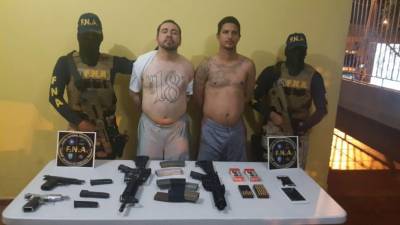 Los pandilleros fueron capturados con armas.