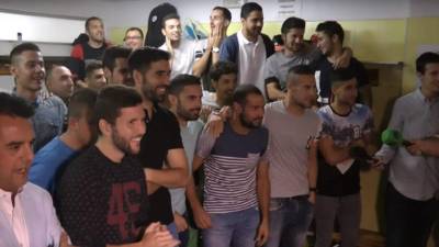 La celebración como si se tratase de un gol o final ganada.