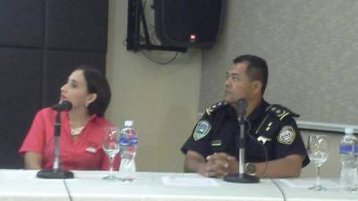 Marcela Bendaña voluntaria de la Fundación Hondureña para el Niño con Cáncer y el sub comisionado de Policía, Germán Sánchez, dieron hoy a conocer detalles de la actividad.