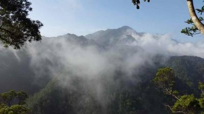El Parque de Cerro Azul Meámbar está ubicado en Lodge en Santa Cruz de Yojoa.