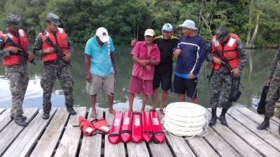 Pescadores rescatados en el Caribe de Honduras.
