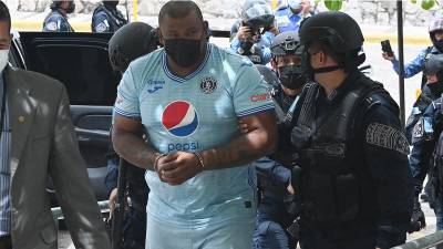Tokiro “El Perverso” Rodas Ramírez (41) estaba jugando fútbol cuando fue capturado.