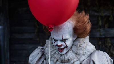 El actor sueco Bill Skarsgård interpreta al terrorífico payaso 'It', también conocido como Pennywise.