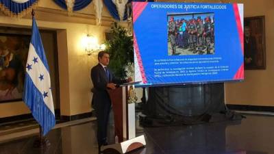 El evento se desarrolla en Casa Presidencial.