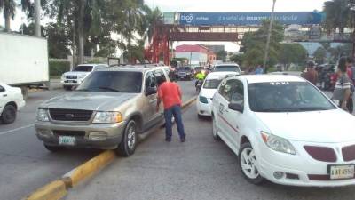 El crimen ocurrió en el bulevar del sur frente a un centro comercial.