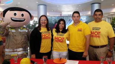 El Hot Weekend fue anunciado por Jacqueline Cardona, Stefania Fúnez, Mar Cerrato y Rolando Padilla.