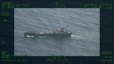 El barco ruso fue detectado por la Guardia Costera estadounidense.