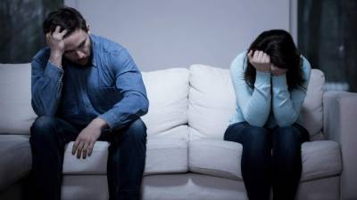 Las parejas deben cuidarse de las enfermedades de transmisión sexual.