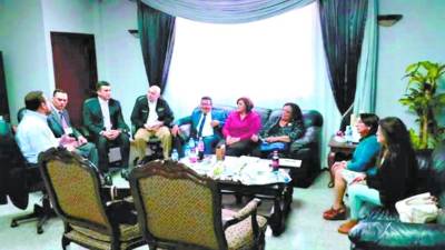 Autoridades del Ministerio Público se reunieron con miembros de ASJ para informar avances del caso del IHSS.