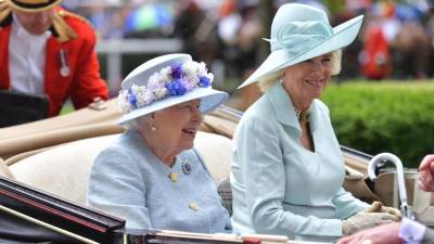 La reina Isabel II expresó su deseo de que Camilla se convierta en reina consorte cuando su hijo Carlos ascienda al trono.