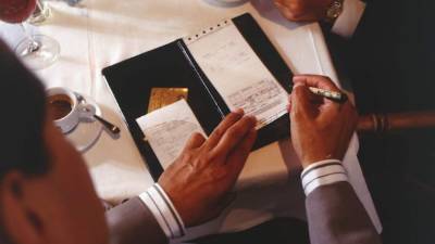 El multimillonario gastaba diaramente unos 300 dólares en alimentos para el y sus invitados en el restaurante neoyorquino.