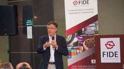 El senior partner de la firma MVD Consulting, Mario Tucci, en una conferencia magistral organizada por Fundación para la Inversión y Desarrollo de Exportaciones (Fide). Foto de archivo.