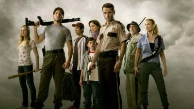 “The Walking Dead”. Relata la guerra de la humanidad contra una infección zombi. La serie se transmite en FOX.