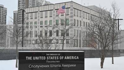 Estados Unidos ya retiró gran parte de sus diplomáticos de Kiev y anuncia ahora el traslado de la embajada.
