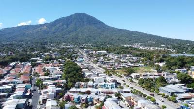 El volcán de San Salvador este domingo.