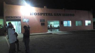 Una de las personas heridas fue llevada con vida al hospital de Tocoa, pero falleció cuando la iban a atender.