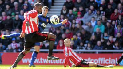 El tiro del holandés Van Persie y la desviación de Titus Bramble para el único gol del partido.