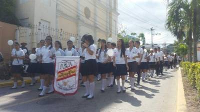 Algunos estudiantes exigieron al Gobierno que brinde más seguridad y que acabe con la impunidad.