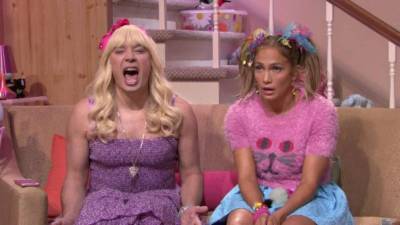 El comediante Jimmy Fallon y Jennifer López.