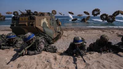 Fuerzas estadounidenses durante maniobras militares con soldados surcoreanos.