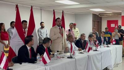 Jorge Cálix fue admitido en el Partido Liberal.