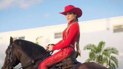 La cantante colombiana Shakira en una escena de su nuevo videoclip “El Jefe”.