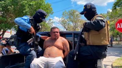 <b><span class=mln_uppercase_mln>encausado.</span></b> Darlin Ricardo Martínez, alias el Duende, fue capturado por agentes de la Dipampco en Chamelecón.