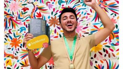 Hondureño es reconocido en México por apoyar a jóvenes talentos