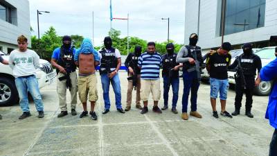 <b>A los cuatro hombres los capturaron agentes de la DPI en la colonia Los Laureles.</b>