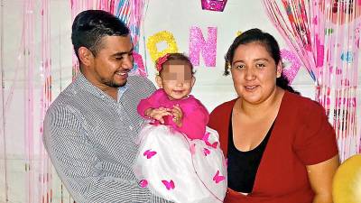 José Luis Alvarado y Wendy España se conocieron en la frontera norte de México y procrearon una hija.