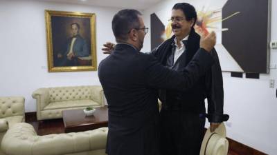 Manuel Zelaya Rosales y el canciller venezolano Yvan Gil.