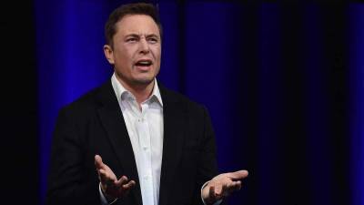 Elon Musk no se ha pronunciado sobre la decisión de su hijo de cambiarse de género y quitarse su apellido.