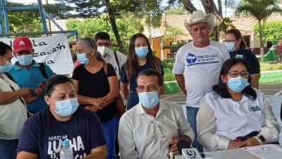 Habitantes del municipio de Nueva Concepción, del departamento de Chalatenango, rechazaron este martes la instalación de un Parque de Energía Fotovoltaica que pretende instalar el Gobierno en la zona para minar bitcoin.